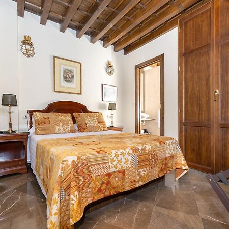 Apartamentos En Pleno Centro, Aljibe Rodrigo Del Campo 1A Гранада Экстерьер фото