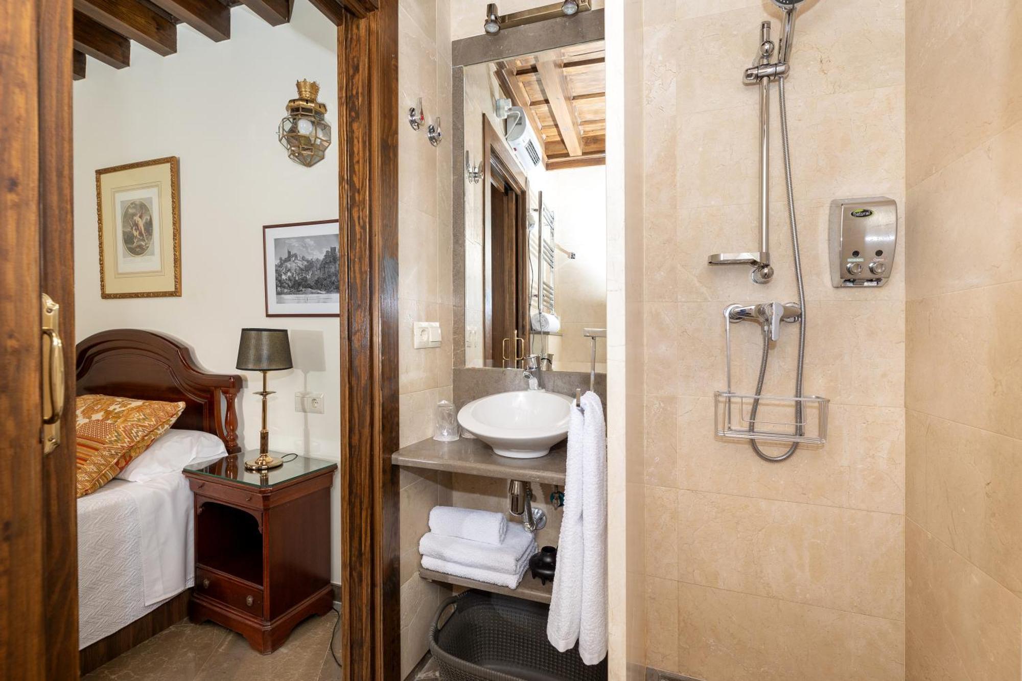 Apartamentos En Pleno Centro, Aljibe Rodrigo Del Campo 1A Гранада Экстерьер фото